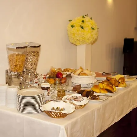 Szálloda Galeria 2*