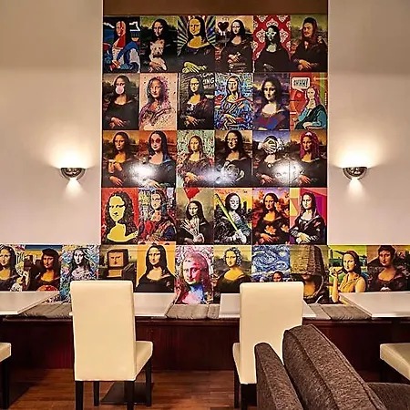 Galeria 2*